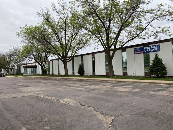 Waseca Office/Industrial - 299 Johnson Ave. - Lease: 299 Johnson Ave SW, Waseca, MN 56093